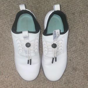 clove nursing shoes